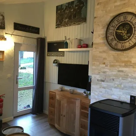 Ferienhaus Renovated Bungalow Near The Vallee De Rabais In Virton